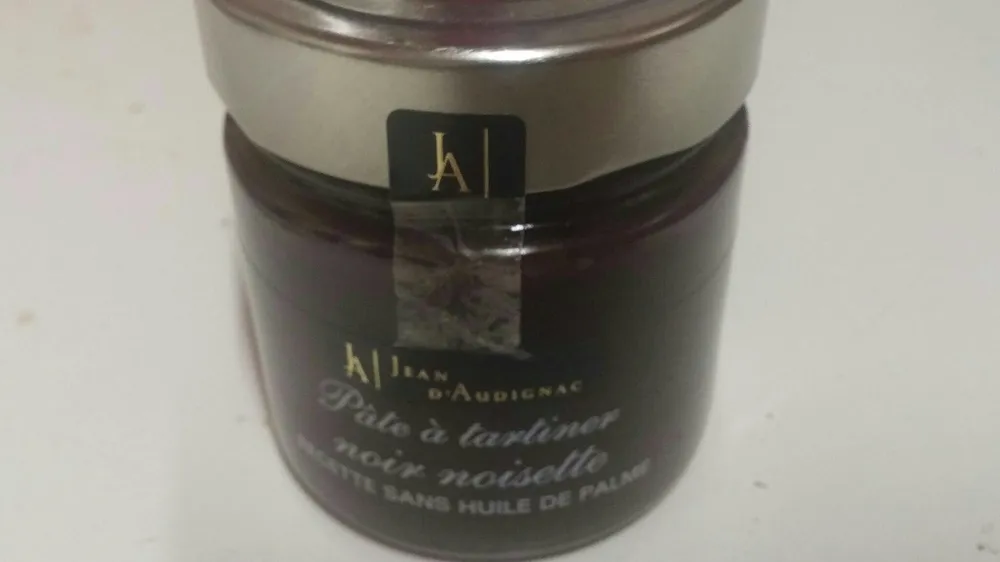 Pâte à tartiner noir noisette