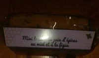 Mini toasts de pain d'épices au miel et à la figue
