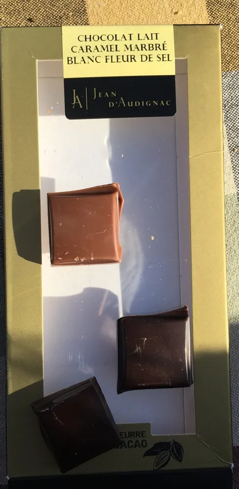 Chocolat lait caramel marbré blanc Fleur de sel