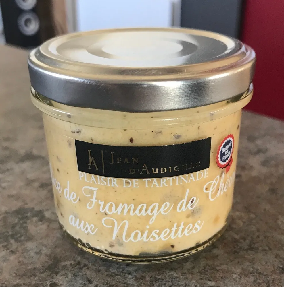 Délice de Fromage de Chèvre aux Noisettes