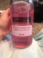 boisson traditionnelle gazifiée aux arômes de rose
