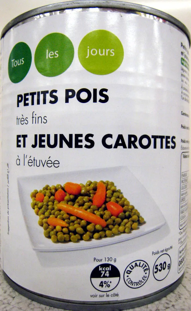 Petits pois très fins et jeunes carottes à l'étuvée