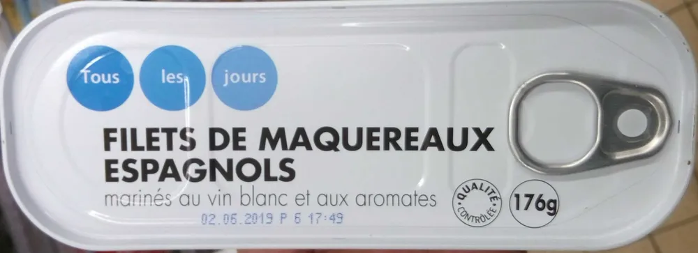 Filets de maquereaux marinés au vin blanc et aux aromâtes