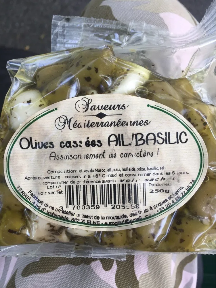 Olives cassées Ail'Basilic