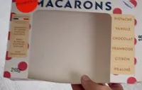 Assortiment de 18 macarons garnis