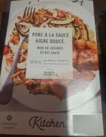 Porc à la sauce aigre-douce, wok de légumes et riz sauté