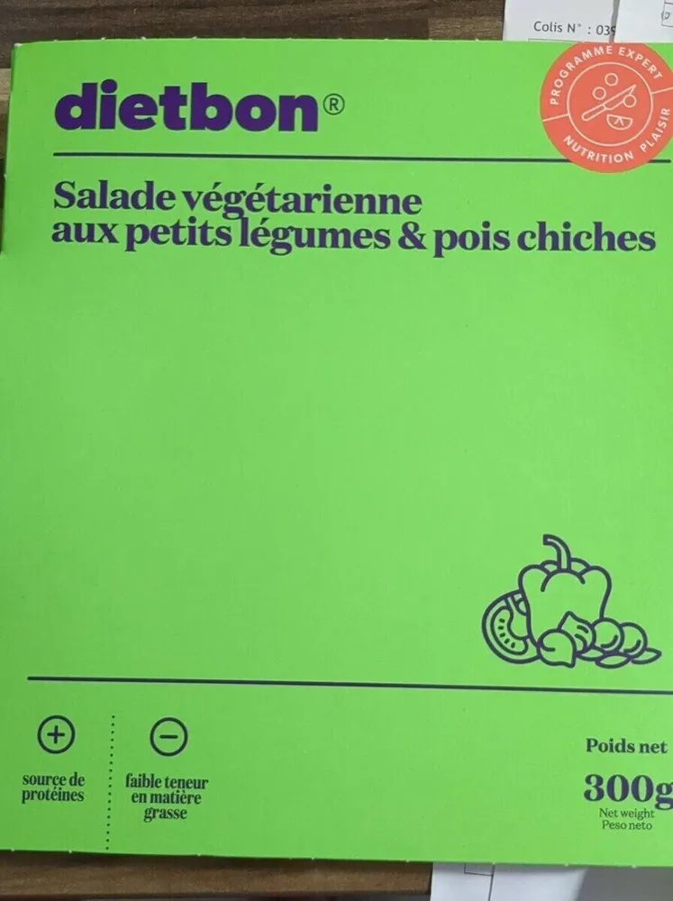 Salade végétarienne aux petits légumes et pois chiches