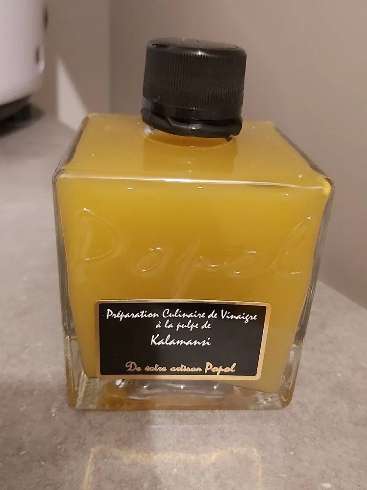 Préparation culinaire de vinaigre à la pulpe de Kalamansi
