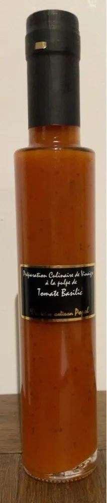 Preparation culinaire de Vinaigre à la pulpe de Tomate Basilic