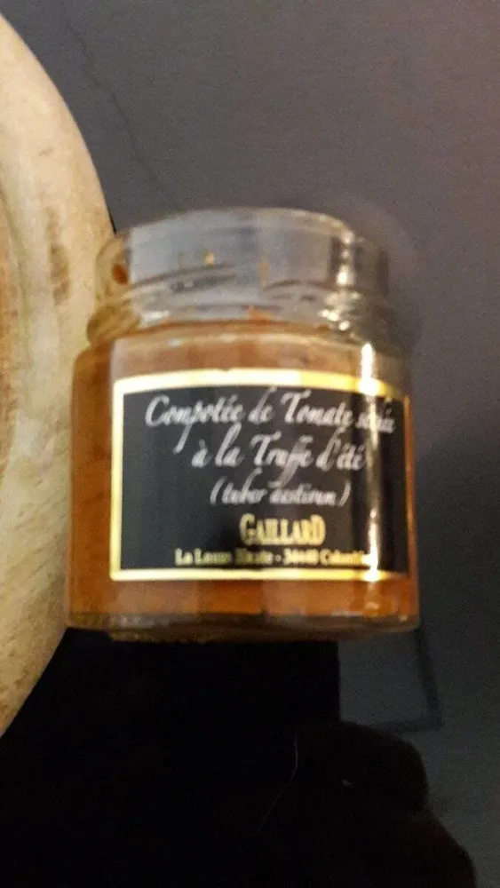 Comportée de tomate séchée à la truffe d'été