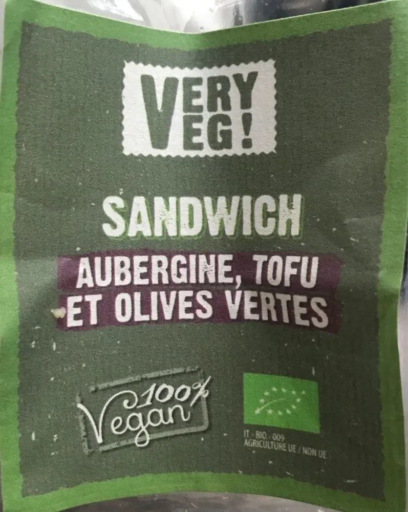 Sandwich aubergine, tofu et olives vertes