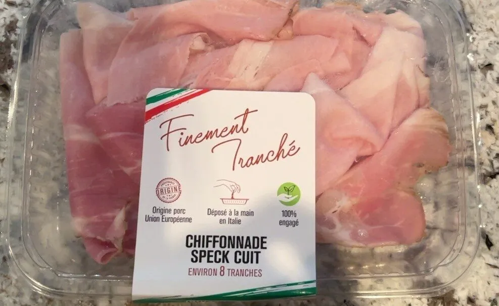 Chiffonade speck cuit