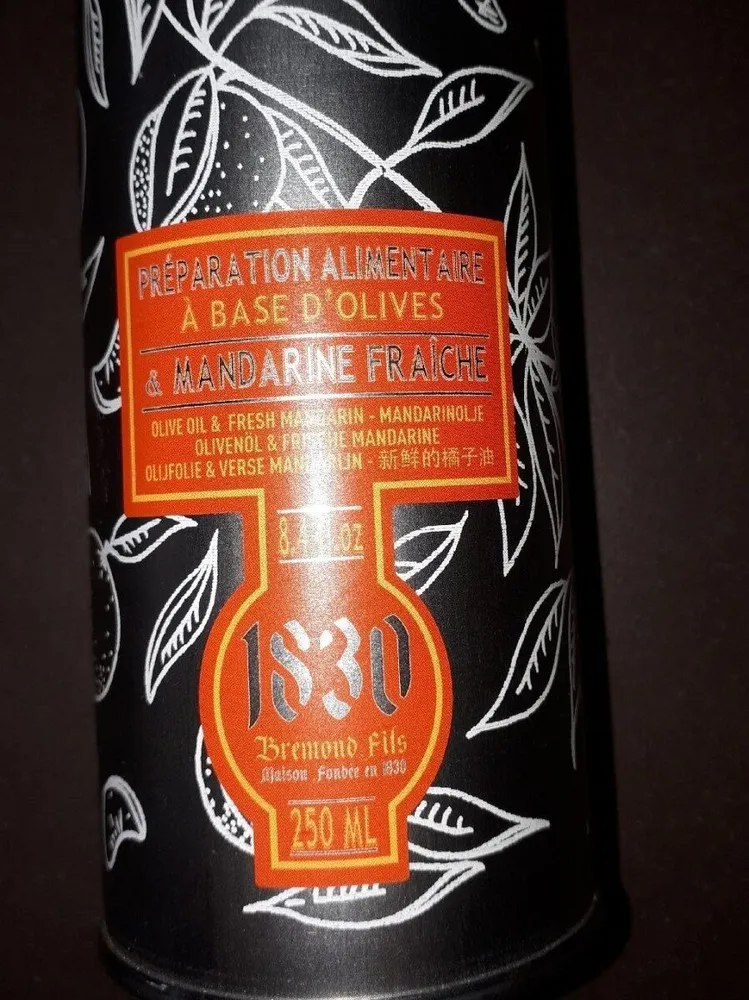 Préparation alimentaire à base d'olives et mandarine fraiche