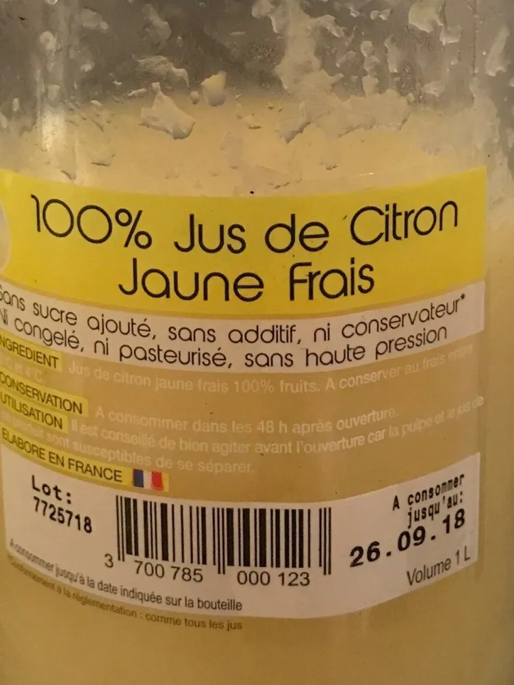 Jus de citron jaune frais