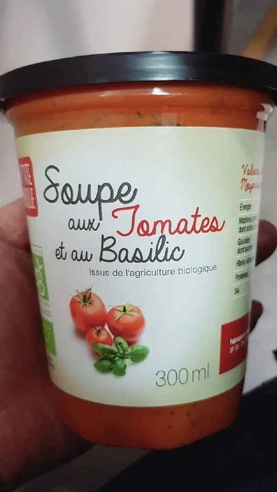 Soupe aux tomates et au basilic