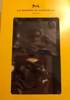 Plaque de chocolat noir aux fruits secs