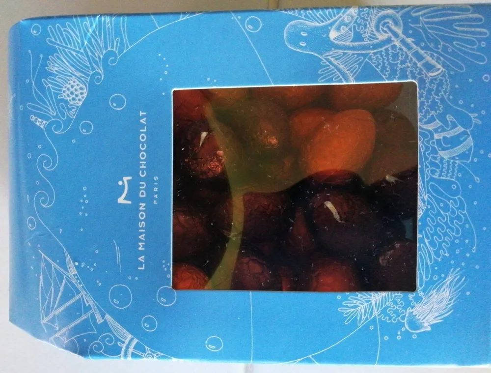Oeufs pralinés. Chocolat noir