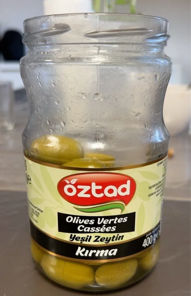 Olive vertes cassées