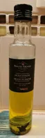 Huile d'olive et morceaux de truffe blanche
