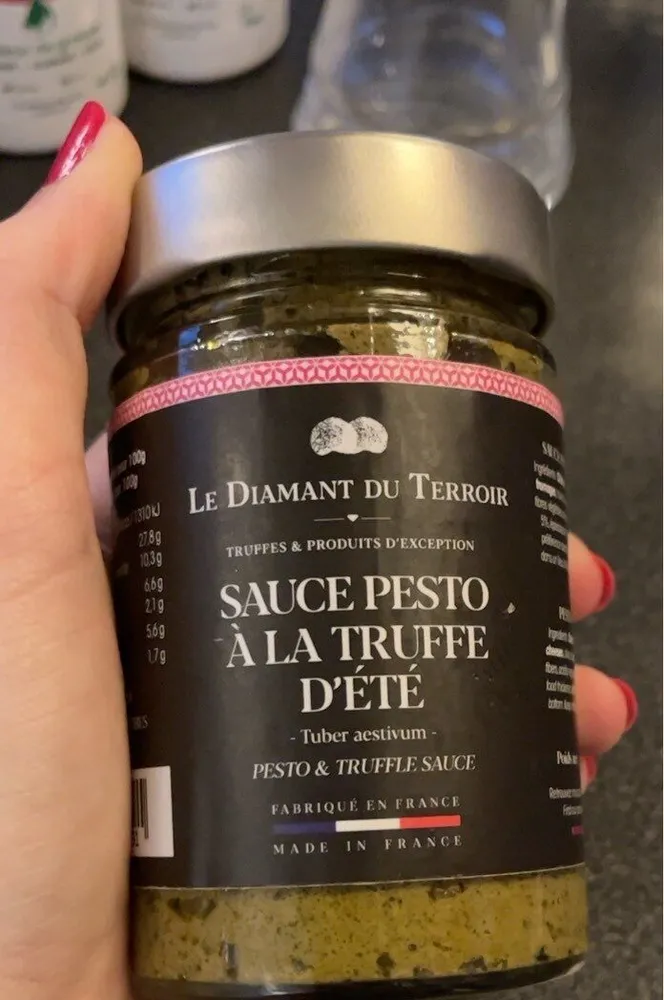 Sauce pesto a la truffe d’ete