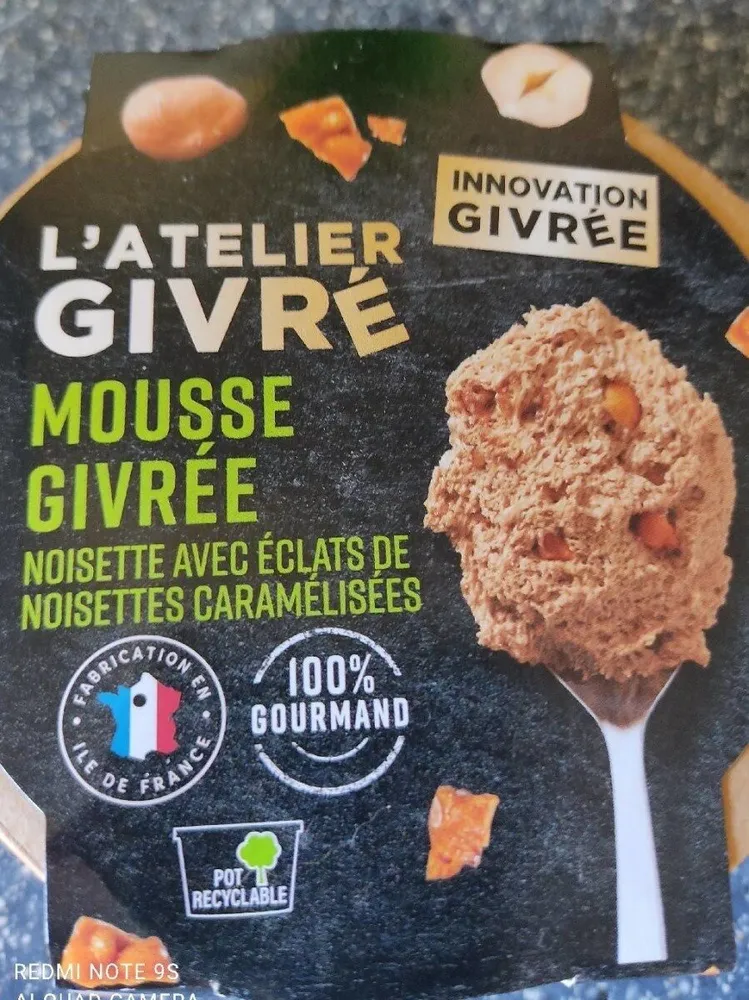 Mousse givrée noisette avec éclats de noisettes caramélisées