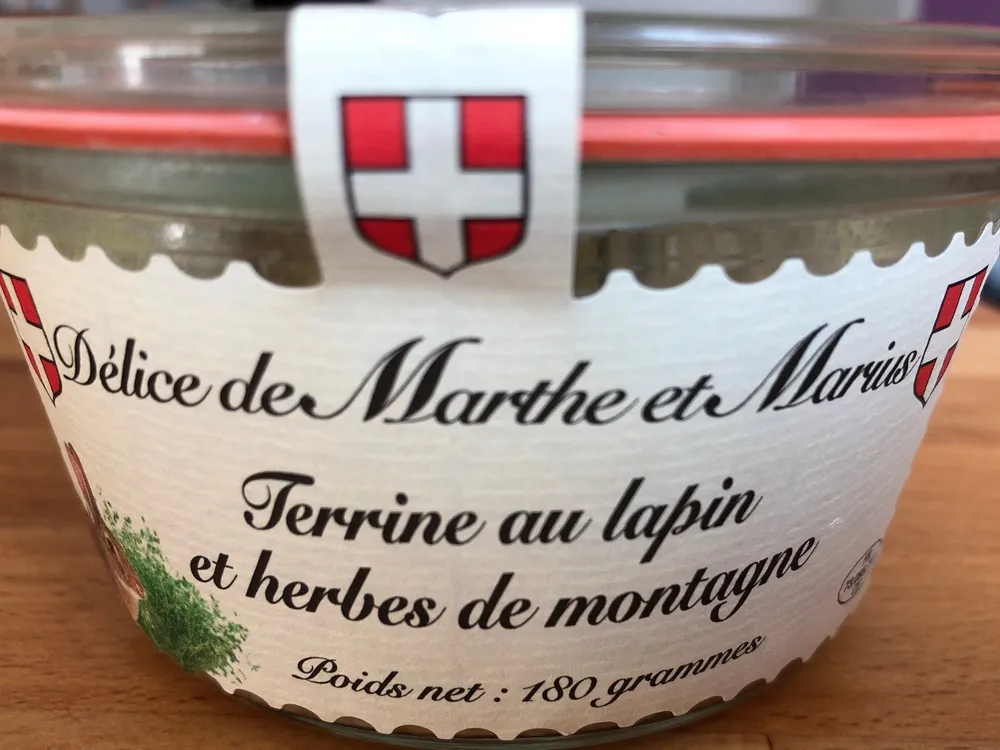 Terrine au lapin et herbes de montagne