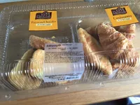 Pains au chocolat + croissants