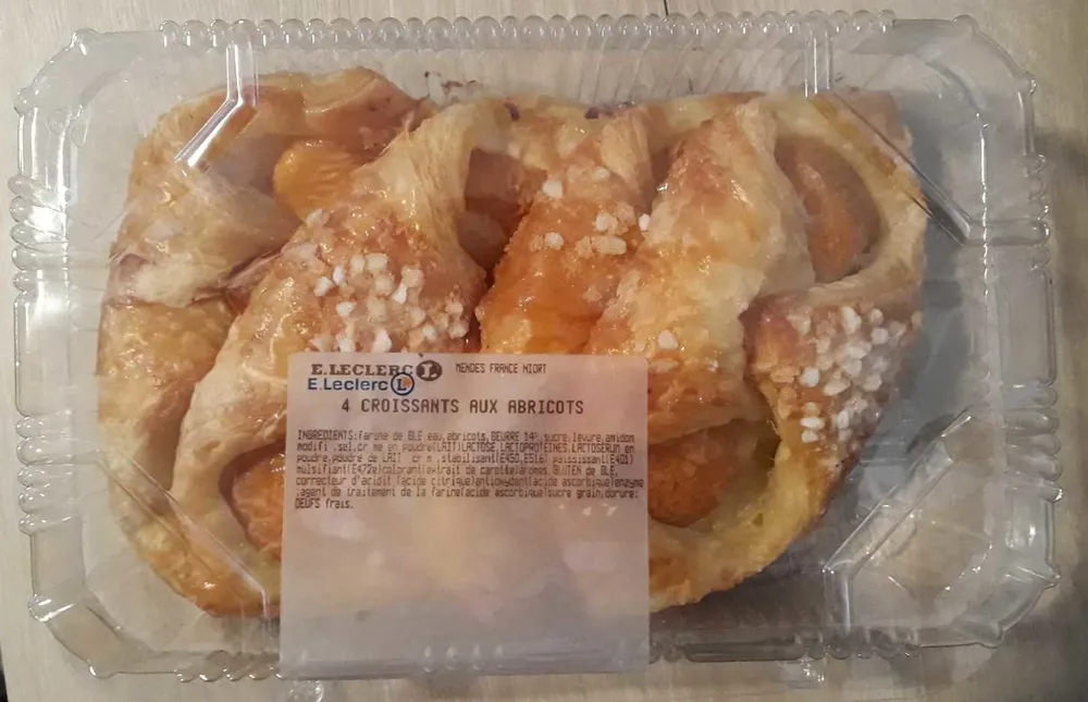 4 croissants aux abricots
