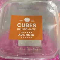 Cubes de fromage aux noix