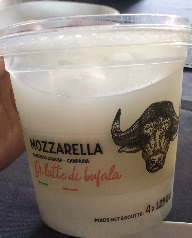 Mozzarella Di latte di bufala