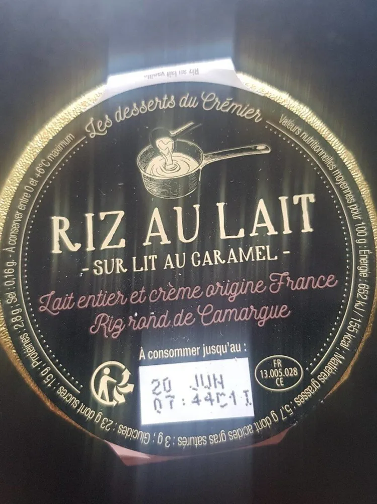 Riz au lait sur lit au caramel