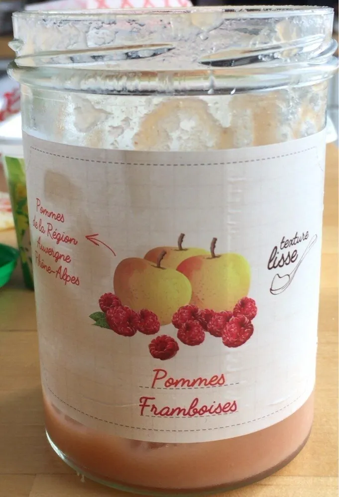 Dessert de pomme et de framboises