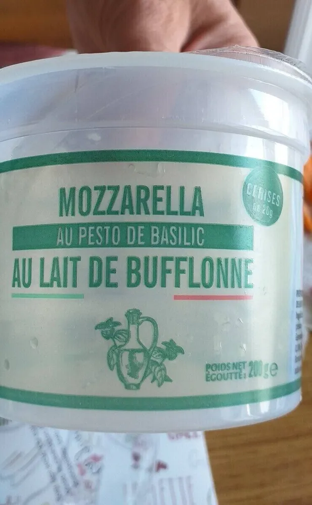 Mozzarella au pesto de basilic au lait de bufflonne