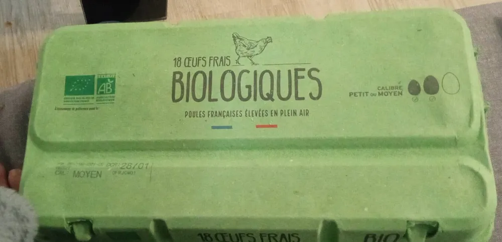 18 oeuf frais biologiques calibre petit ou moyen