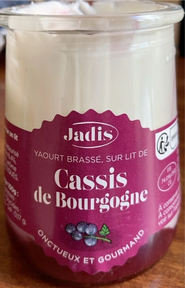 Yaourt brassé sur lit de cassis