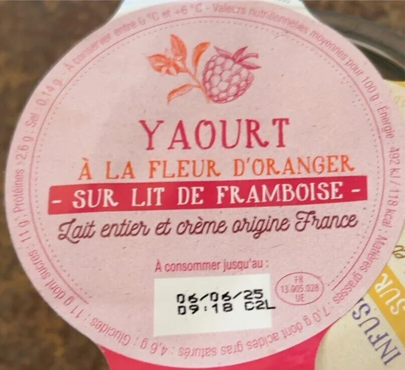 YAOURT À LA FLEUR D'ORANGER SUR LIT DE FRAMBOISE