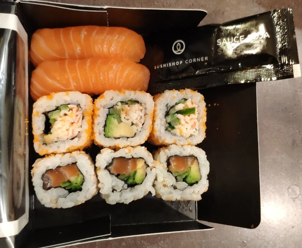 Little surimi salmon 8 pieces