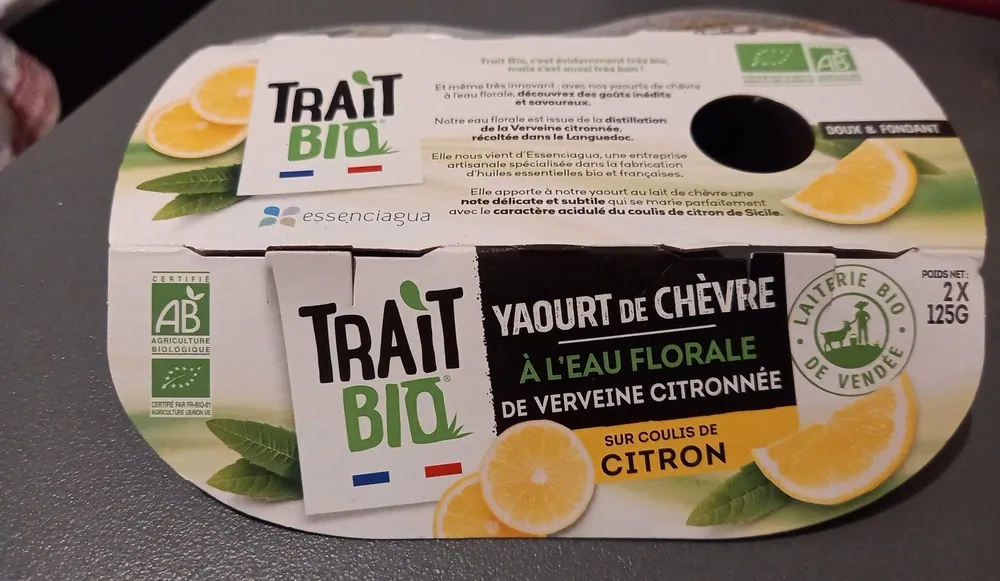 Yaourt de chèvre à l'eau florale de verveine citronnée