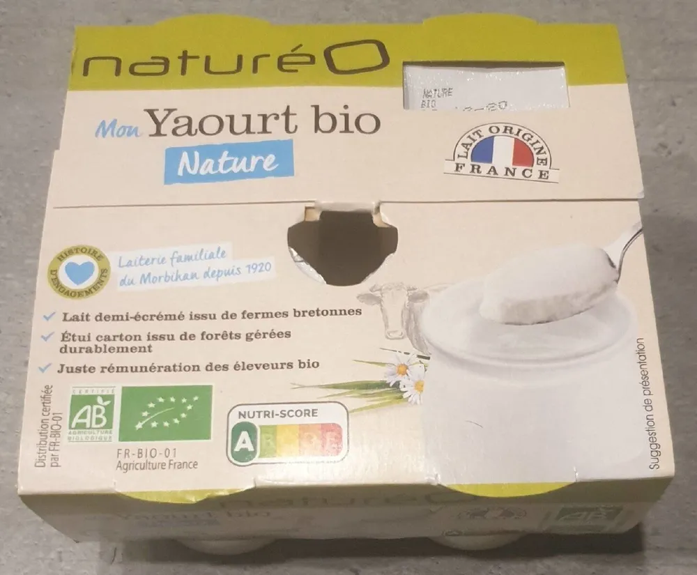 Yaourt nature au lait de vache demi-écrémé