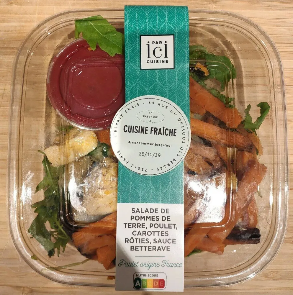 Salade de PdT, poulet, carottes rôties, sauce betterave