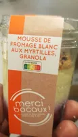 Mousse de fromage blanc aux myrtilles granola