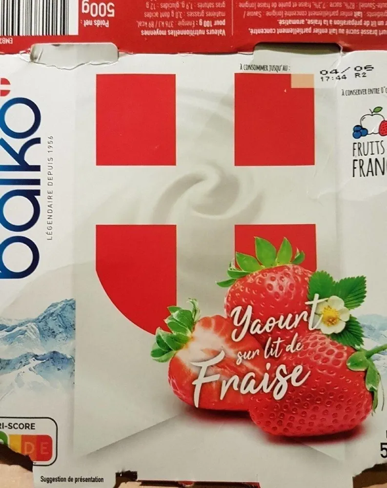 Yaourt sur lit de fraise