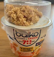 Yaourt brassé sucré a la vanille, et granola caramel cacahuète