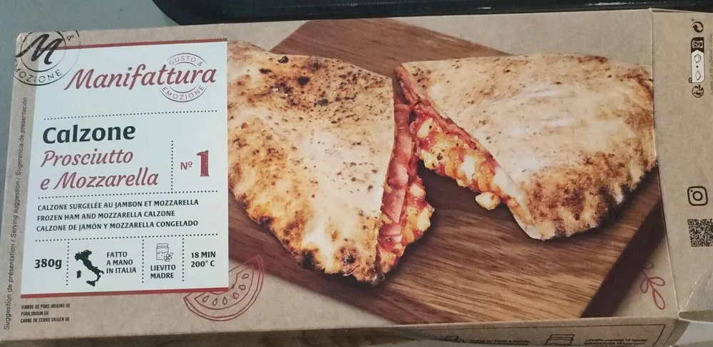 Calzone prosciutto e mozzarella
