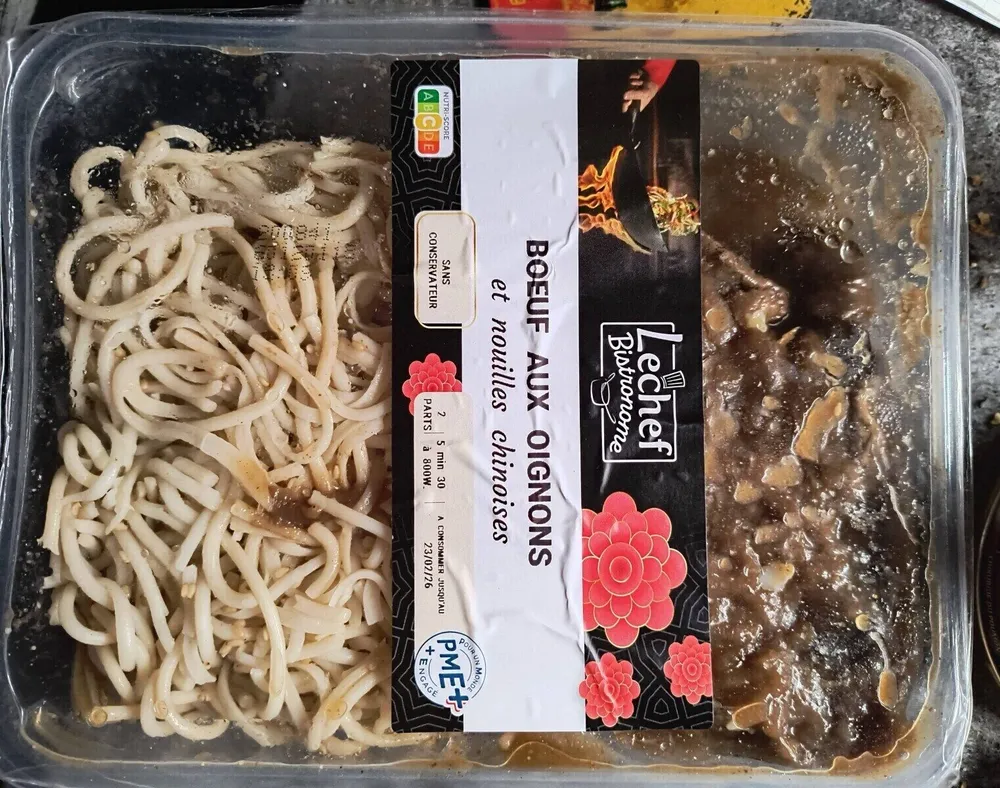 Bœuf aux oignons et nouilles chinoises