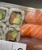 4 Sushi 6 california maki