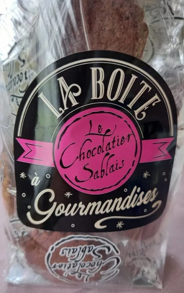assortiment de bonbons de chocolat, de biscuits,et de nougat