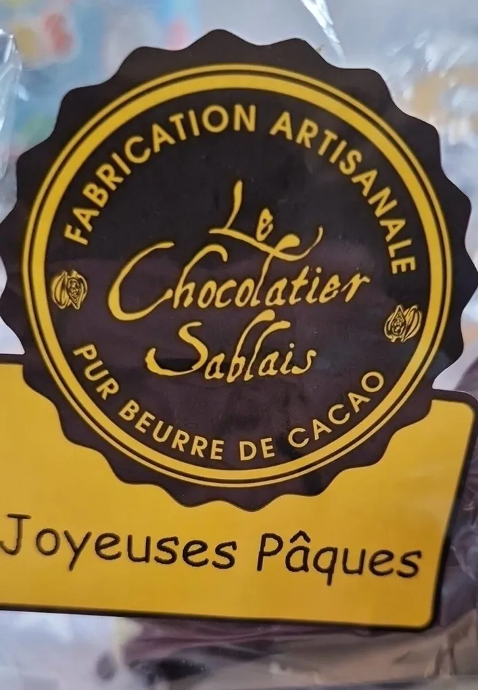 Moulage de chocolat noir décoré