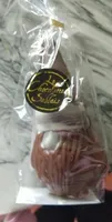 Moulage de chocolat au lait décoré