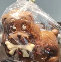 Moulage de chocolat au lait décoré